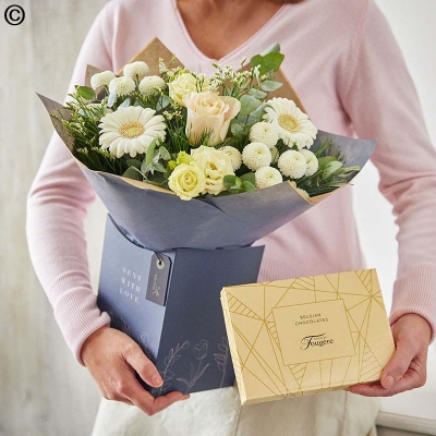 Interflora Winter Gift Box is Lily Free Hand tied 115g Chocolates 